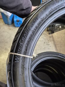 111. Nepoužité zimní pneu Kumho 235/40/18 - 4
