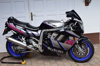 SUZUKI GSX-R 1100 - 4