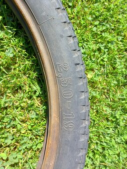 pneu 2,5 x 19 a 2 1/4 x19 - 4
