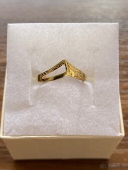 Zlatý dámský prstýnek - 4