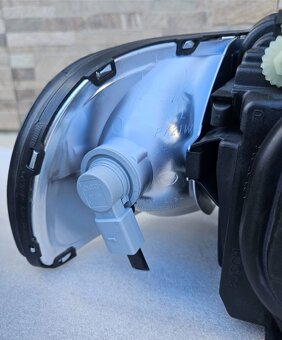 Xenón Audi A8/S8 D2 Nový - 4