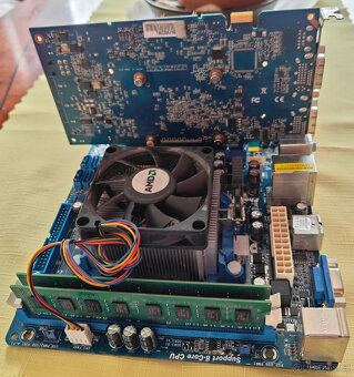 Základní deska ASRock N68-VS3 FX s grafickou kartou - 4