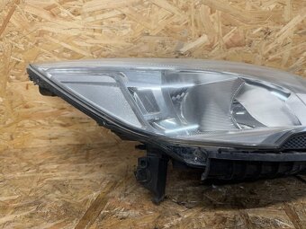 PRAVÉ PŘEDNÍ HALOGENOVÉ SVĚTLO FORD KUGA MK2 90014884 - 4