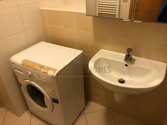 Pronájem bytu 2+kk 52 m (3 patro, výtha, balkon, parkování b - 4