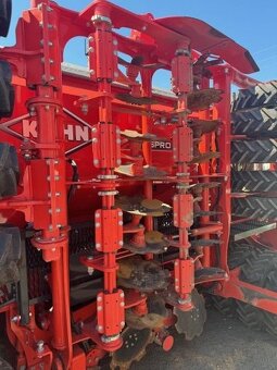 Secí stroj KUHN Espro 6000R - 4