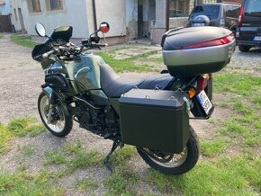 Triumph Tiger 900 - 4