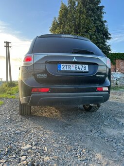 Mitsubishi Outlander, 2.2 Di-D, 4x4, 7 míst, r. 2014 - 4