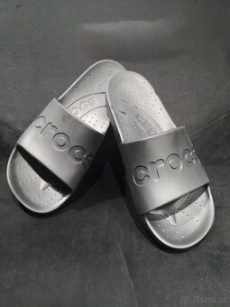 Nazouváky Crocs Slide black velikost 11/45-46 EU černé - 4
