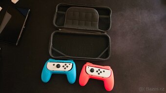 Nintendo Switch OLED + příslušenství - 4