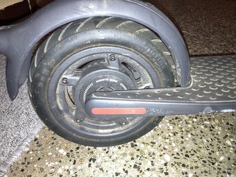 Elektrická koloběžka Ninebot by Segway E25E - 4