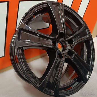 Alu kola Motec 7,5Jx17 , 5x112 , ET37 - 4