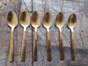 NOVÁ 24 dílná sada zlatých příborů Björn nepoužité - 4