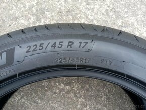 225/45/17 91W nové letní pneu Michelin R17 - 4