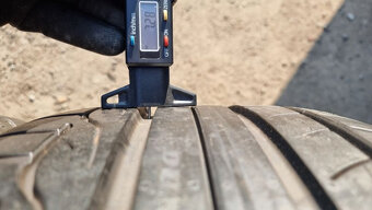 Letní pneu 255/35/19 Dunlop - 4