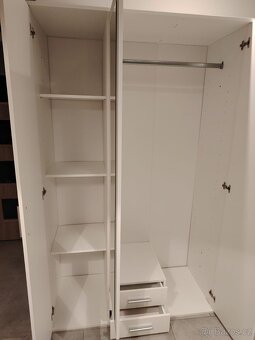 Nová šatní skříň se zrcadlem. - 4