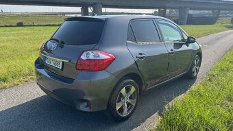 Toyota Auris - 4