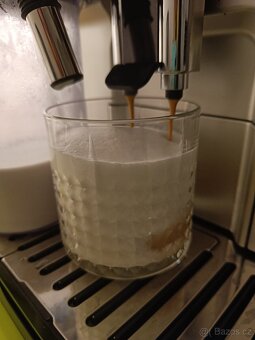 DeLonghi kávovar - zánovní - 4