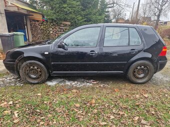 VW Golf 1,6 77kw - 4