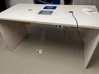 Stůl pro manikuru - 4