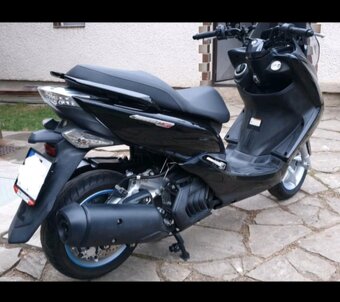 Yamaha Majesty 125 - 4