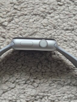 Apple Watch 3 42mm baterie 96% - 4
