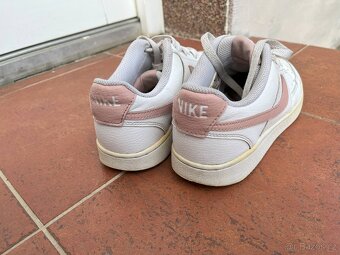 Prodám kožené boty Nike 38,5 . - 4