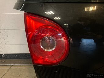 Páté dveře VW Golf V - 4
