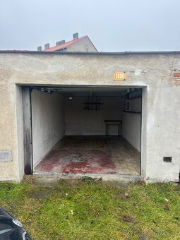 Pronajmu garáž (19m2) - 4