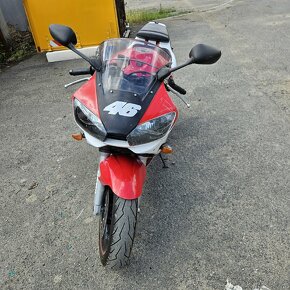 YAMAHA R6 - 4