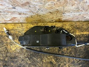 LEVÁ PŘEDNÍ KLIKA S MECHANISMEM A ZÁMKEM KEYLESS BMW F11/F10 - 4