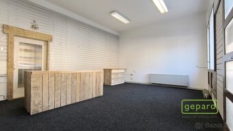 Pronájem obchodního prostoru s výlohou do ulice - 4