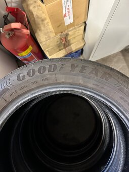 205/55 R17 Goodyear Efficientgrip Performance 2 - 4