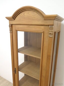 Vitrína ze smrkového masivu - 4