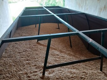 Prodám vlek ( Autovlek ) přetypovaný za traktor - 4