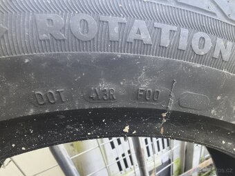 Pneu 215/55r17 - 4
