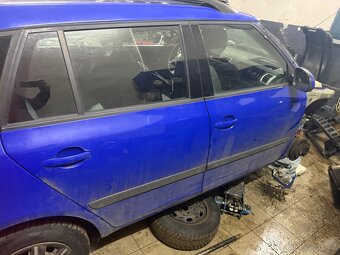 skoda Fabia 2 / Roomster dily barva 4590 a 9910 - 4