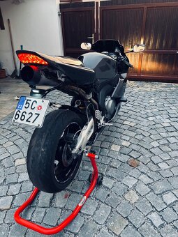 Honda CBR 1000rr Fireblade 2004 - 4