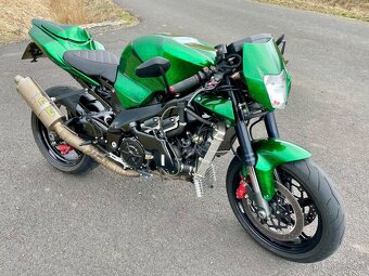 Aprilia RSV 1000 - 4