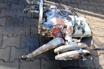 Zetor 6911 víko hydrauliky - 4