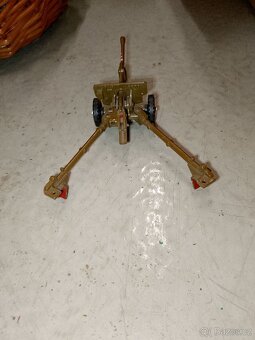 Kovový model děla - 4