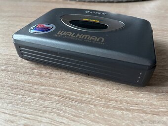 SONY WALKMAN - 4