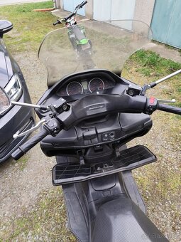 Suzuki Burgman 400 - 4