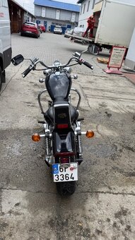 Suzuki 1400 Intruder - 4