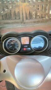 Piaggio Xevo 125 - 4