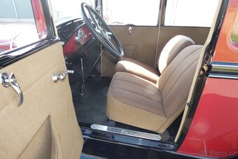 1930 Ford Model A Tudor - 4