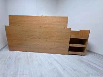 Prodám manželskou postel se zásuvky a úložným prostorem - 4