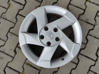 Alu litá kola Dacia Duster 16" + šrouby. - 4