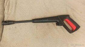 Tryska s pistolí na vapku Levita - 4