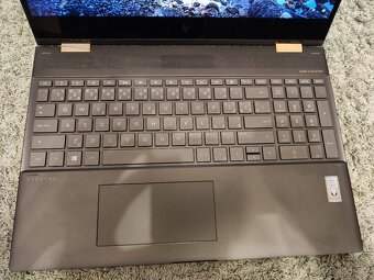 [2v1 15.6"/4K dotyk] HP Spectre x360 CZ klávesnice - 4