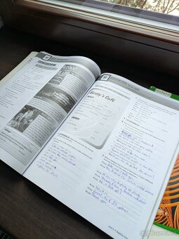 učebnice a PS Maturita Solutions Elementary - 4